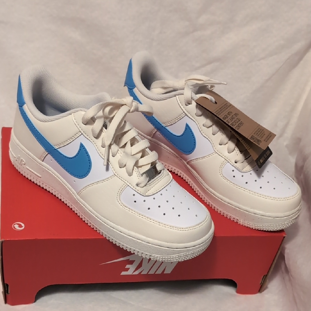 NIKE WOMEN AIR FORCE 1 '07 NEXT NATURE SIZE 8.5